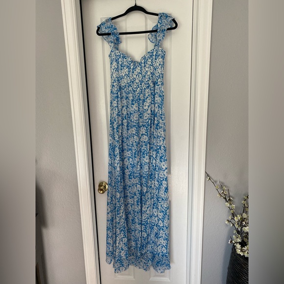 PinkBlush Maternity Blue Floral Flutter Sleeve Maxi Dress - Picture 4 of 7